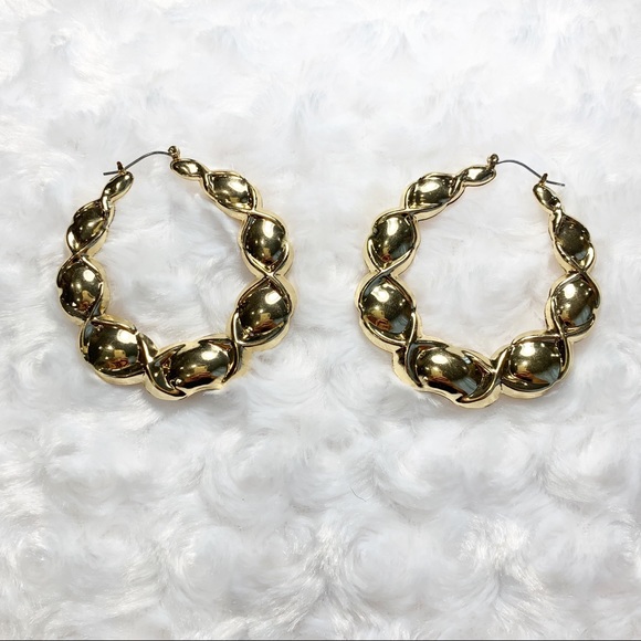 Jewelry - MEDIUM CHUNKY GOLD HOOPS | NWOT